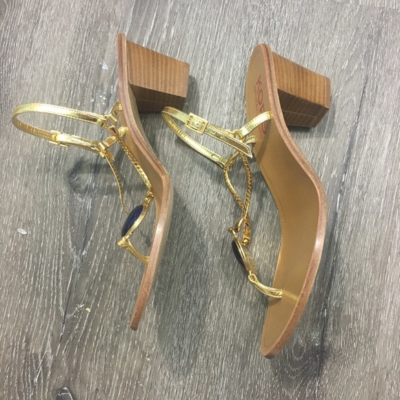 Women’s thong stacked heel sandal gold with blue - Picture 7 of 13